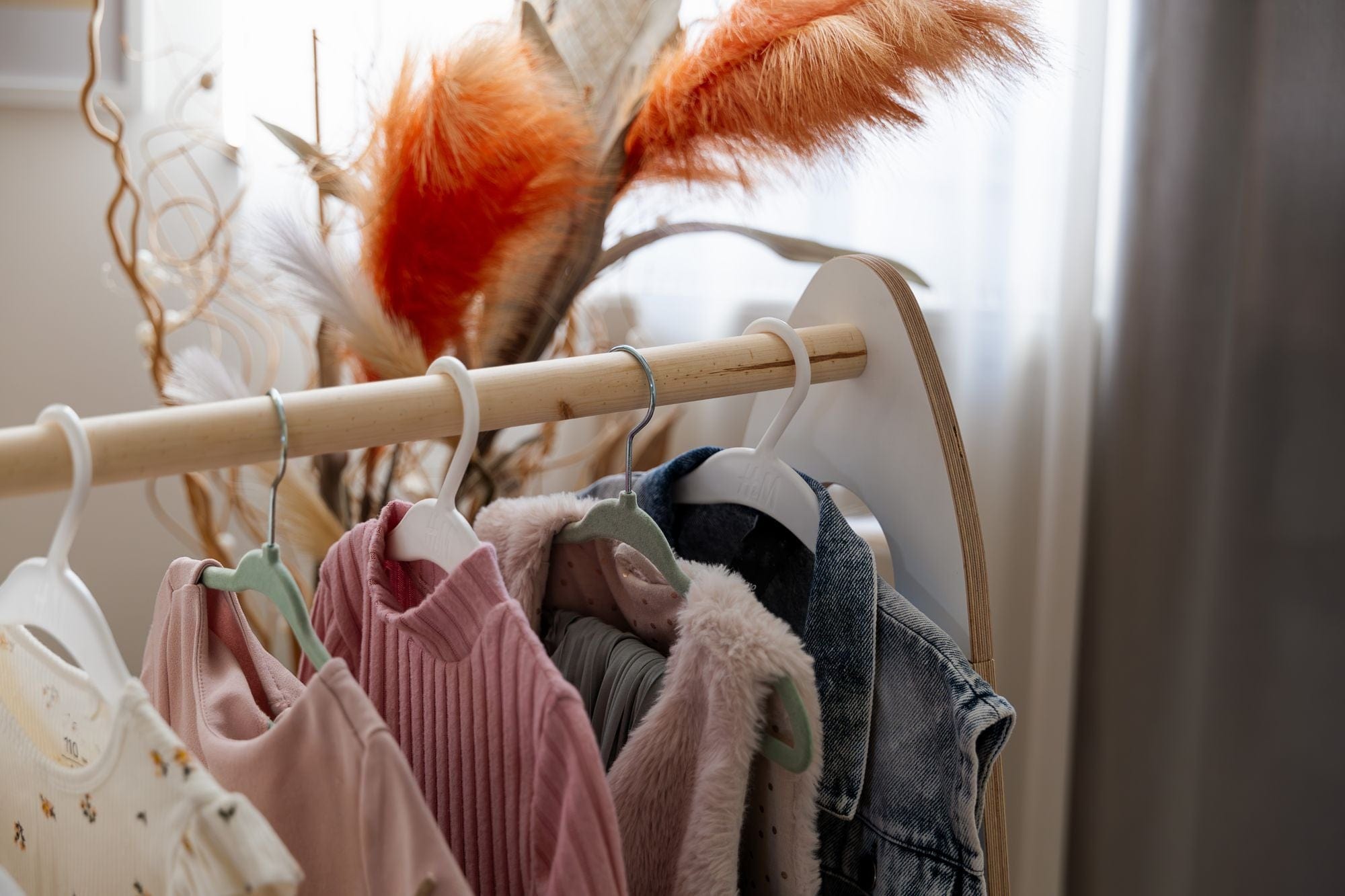 Meowbaby Soft Hanger - Drewniany Wieszak na Ubranka dla Dzieci