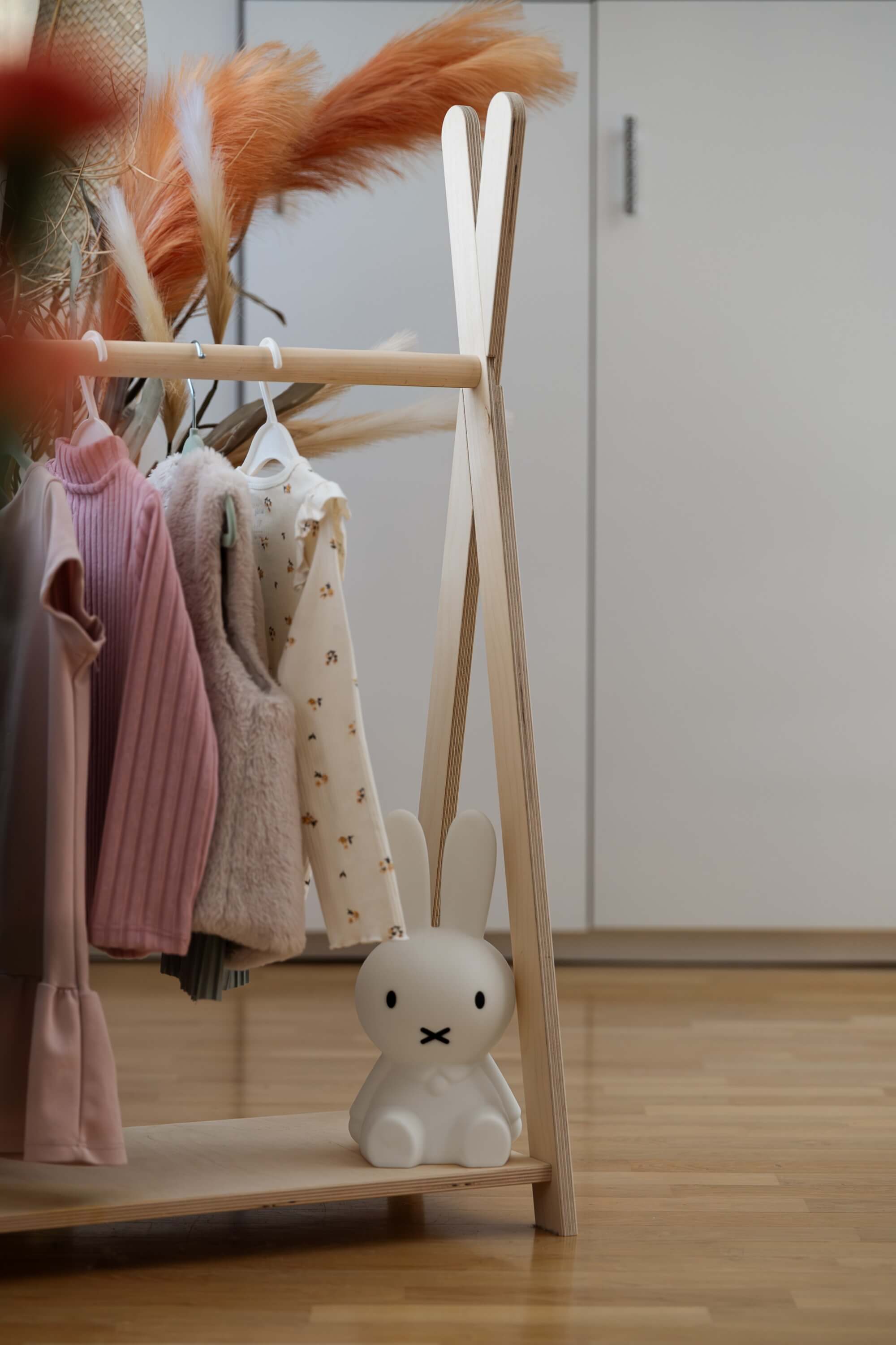 Meowbaby Tipi Hanger - Drewniany Wieszak na Ubranka dla Dzieci